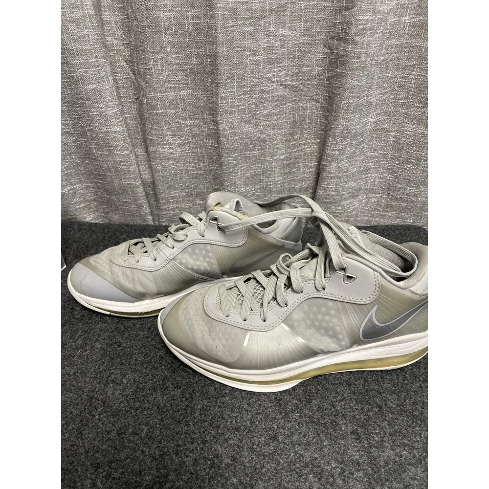 Nike Lebron 8 Low Wolf Grey/Metallic Sneaker Size 7.5 Basketball 456849 002‎